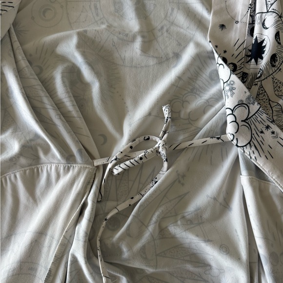 Mason Grey Robe - Picture 8 of 16